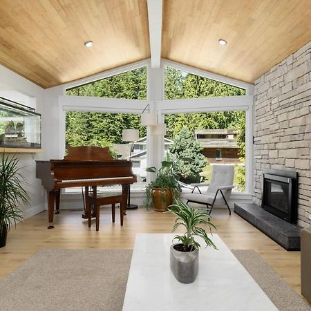 Beautiful Villa With Heated Pool Hot Tub By Forest 노스밴쿠버 외부 사진